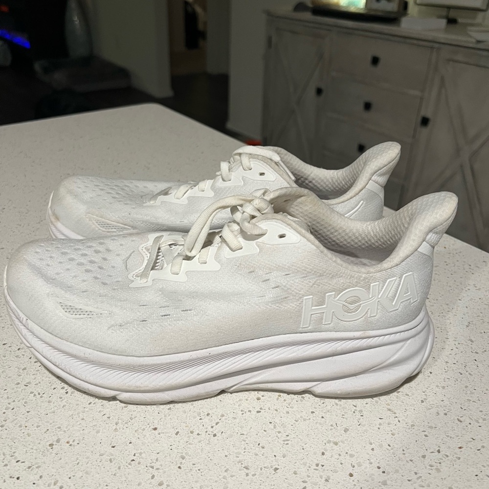 Hoka Clifton 9